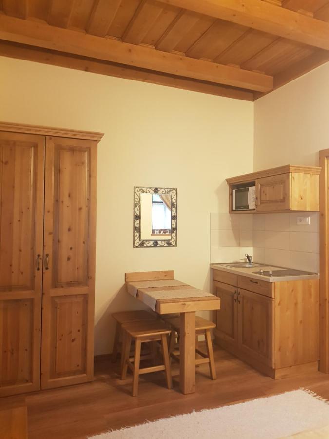 Toth Vendeghaz Es Apartmanhaz Ujfeherto Exterior photo