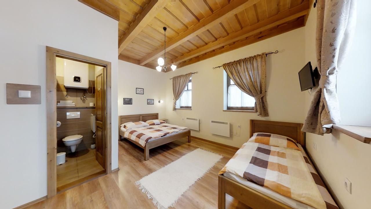 Toth Vendeghaz Es Apartmanhaz Ujfeherto Exterior photo