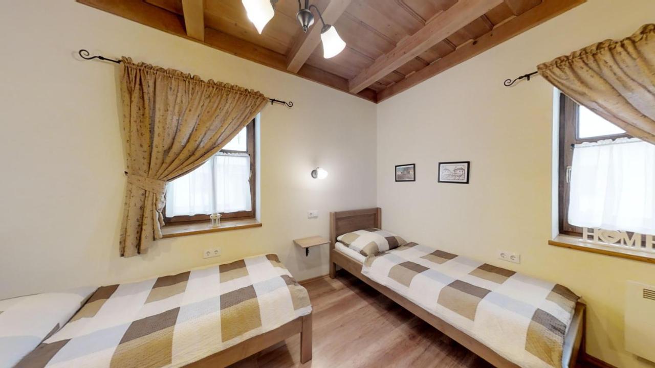 Toth Vendeghaz Es Apartmanhaz Ujfeherto Exterior photo