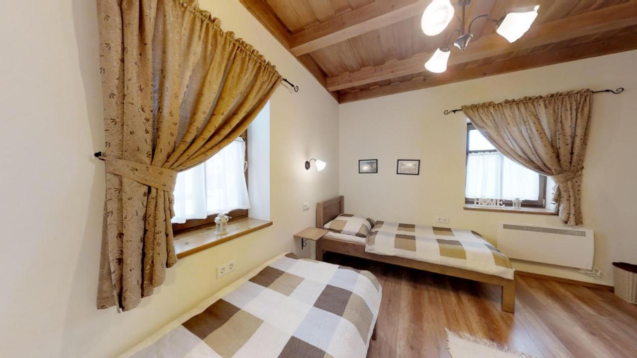Toth Vendeghaz Es Apartmanhaz Ujfeherto Exterior photo
